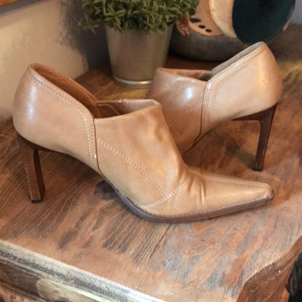 Heels - Picture 3 of 5